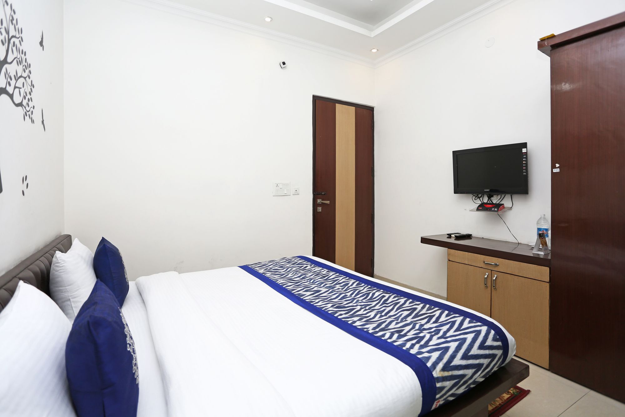 Collection O Sector 5 Ghaziabad Hotel Bagian luar foto